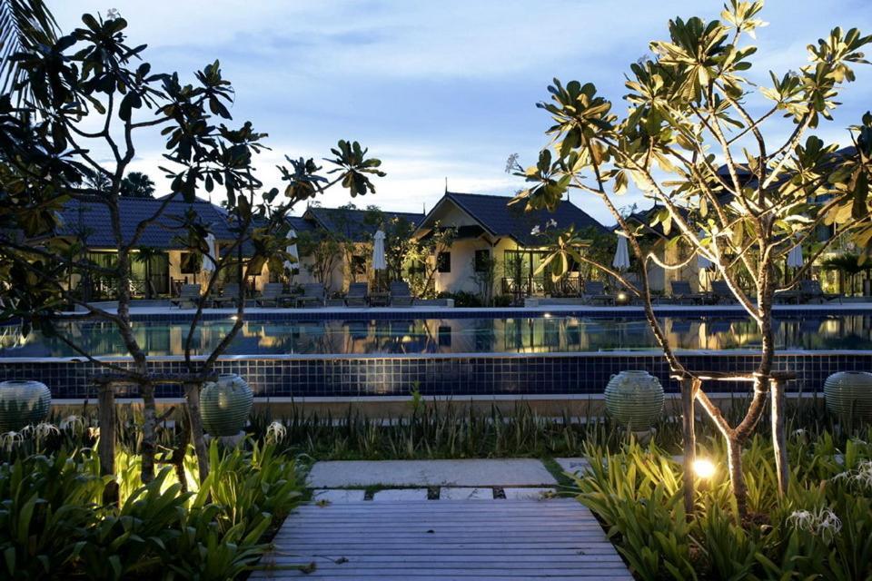 Kuiburi Hotel & Resort Kui Buri Exterior photo